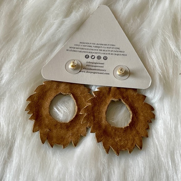 NWT Deepa Gurnani Earrings, Handmade Crystal Chandelier Dangle Statement Earring - Picture 4 of 6